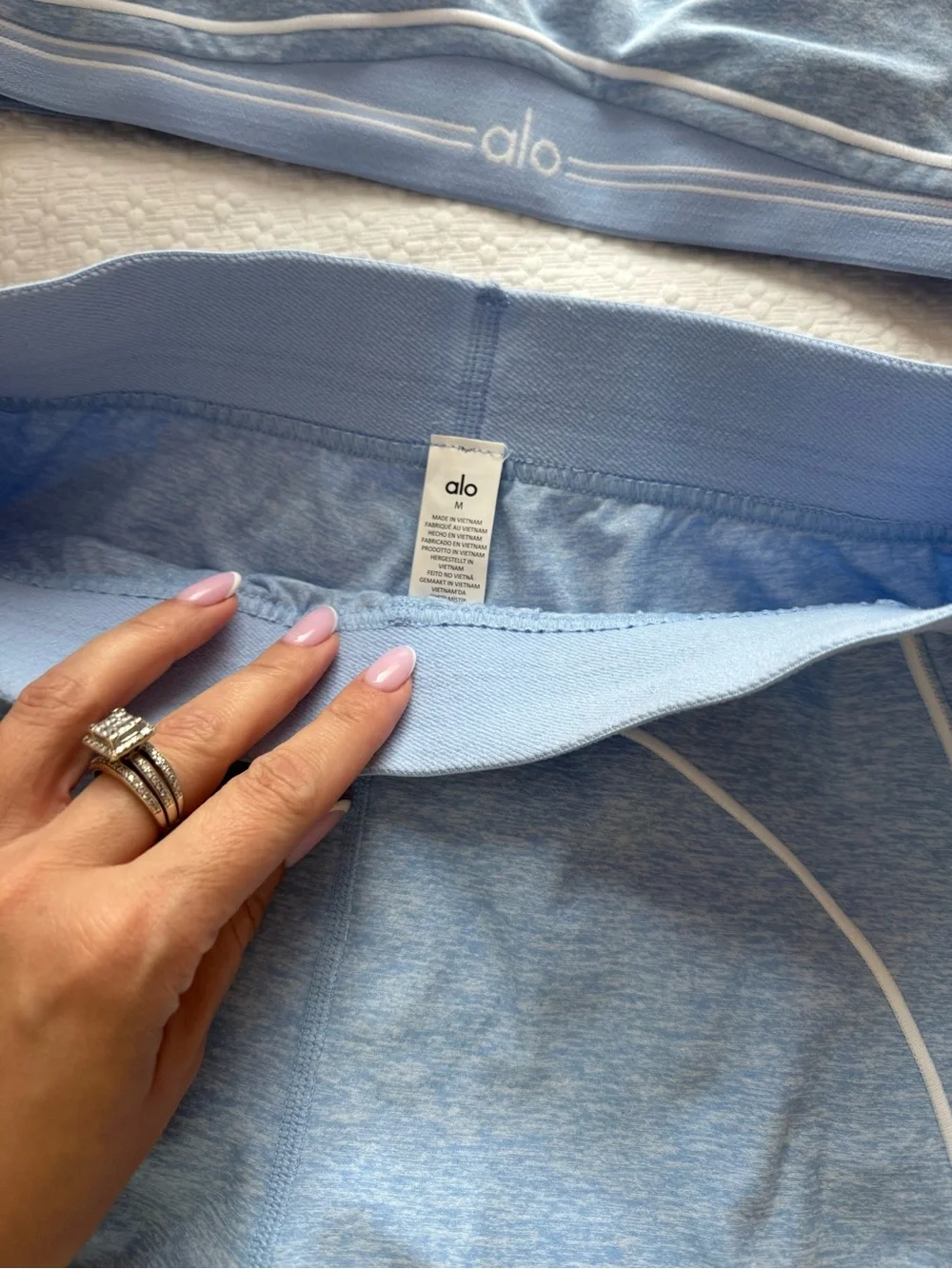 ALO Yoga Pale Blue Seam-Accent Sports Bra & Leggings Set